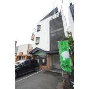 ���ꌧ����s�J���U���ڂ̃}���V�����̌����O��