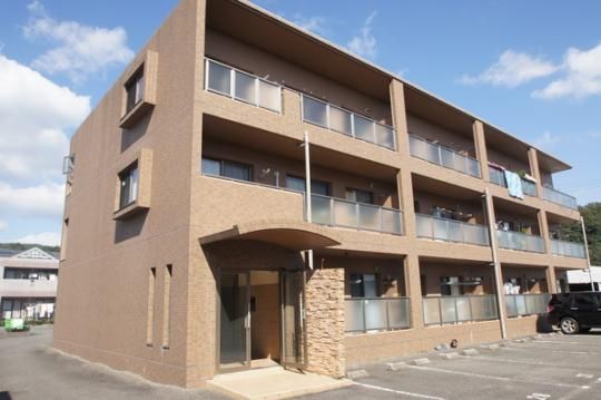 ���ꌧ�n���S�]�k���厚�y�̕��̃A�p�[�g�̌����O��