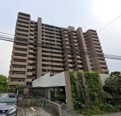 ���ꌧ����s���l�P���ڂ̃}���V�����̌����O��